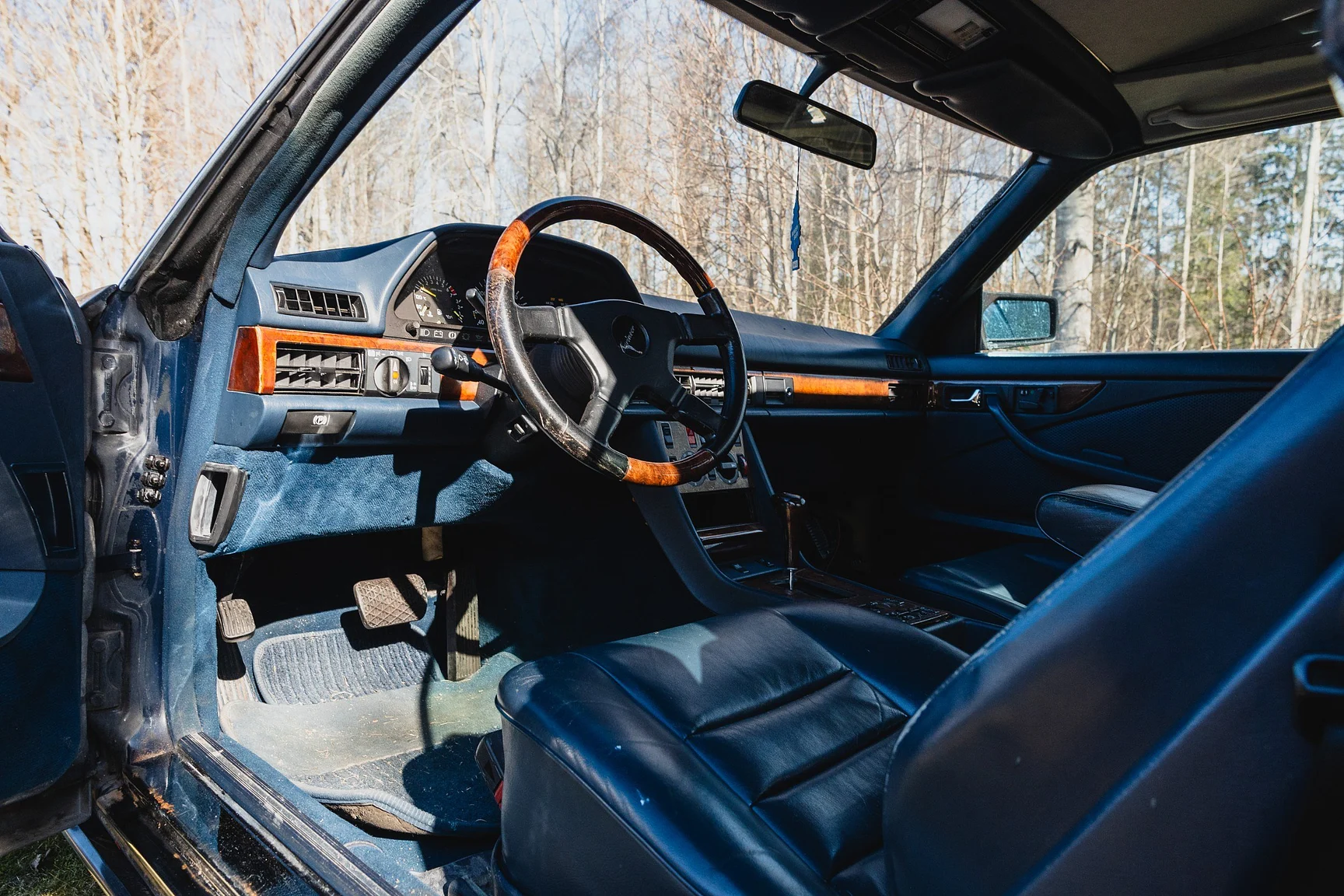 Innenraumfoto von 1986 Mercedes-Benz 560 SEC  (2)