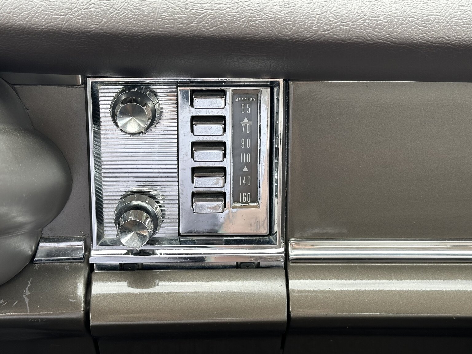 Interior image of 1959 Mercury Monterey 4-door Hardtop Cruiser