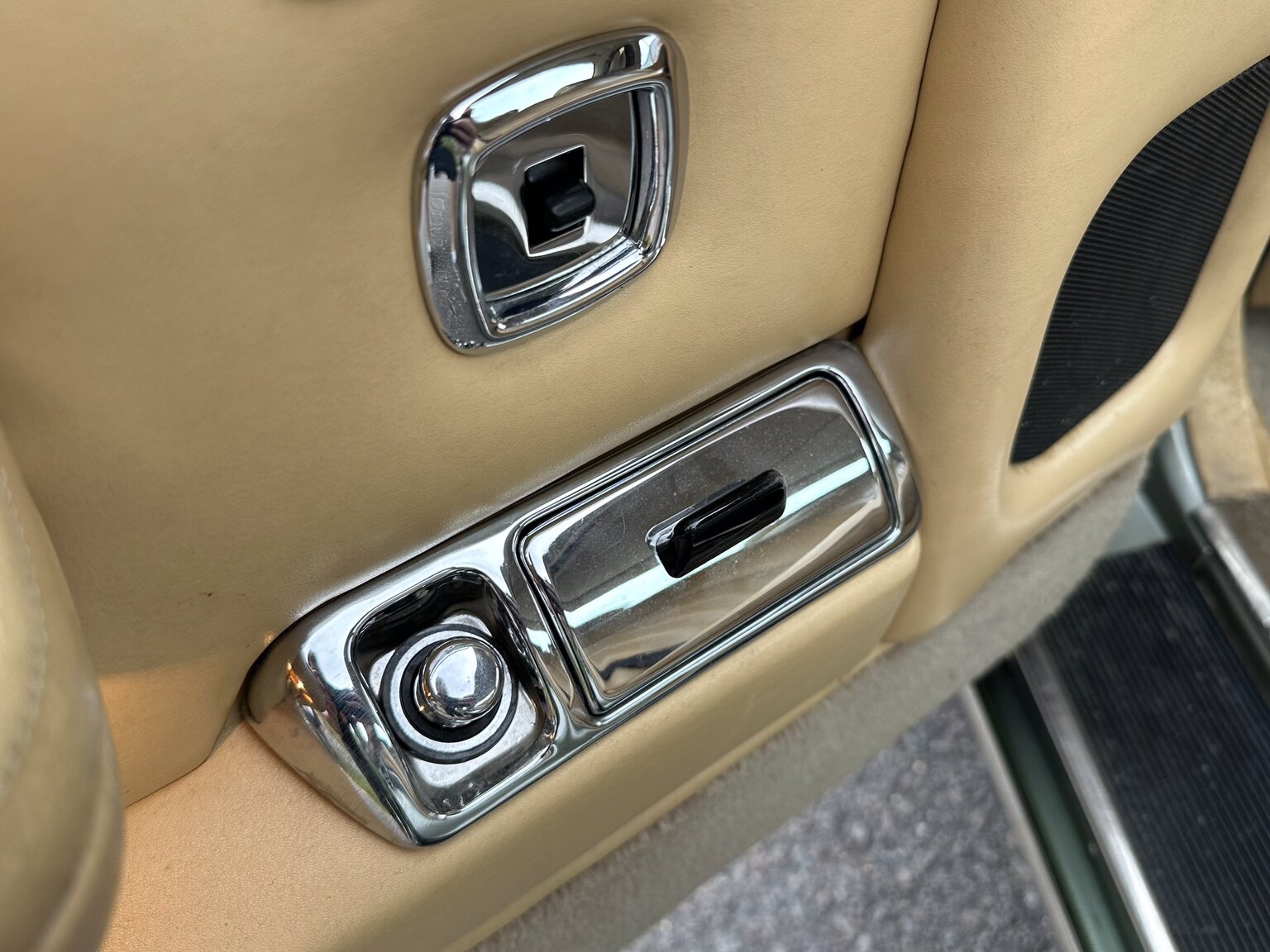 Interior image of 1982  Rolls Royce Silver Spirit