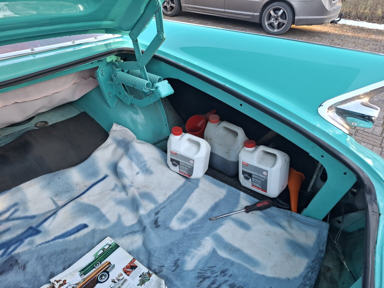 Interior image of 1961 Chrysler Newport Cabriolet
