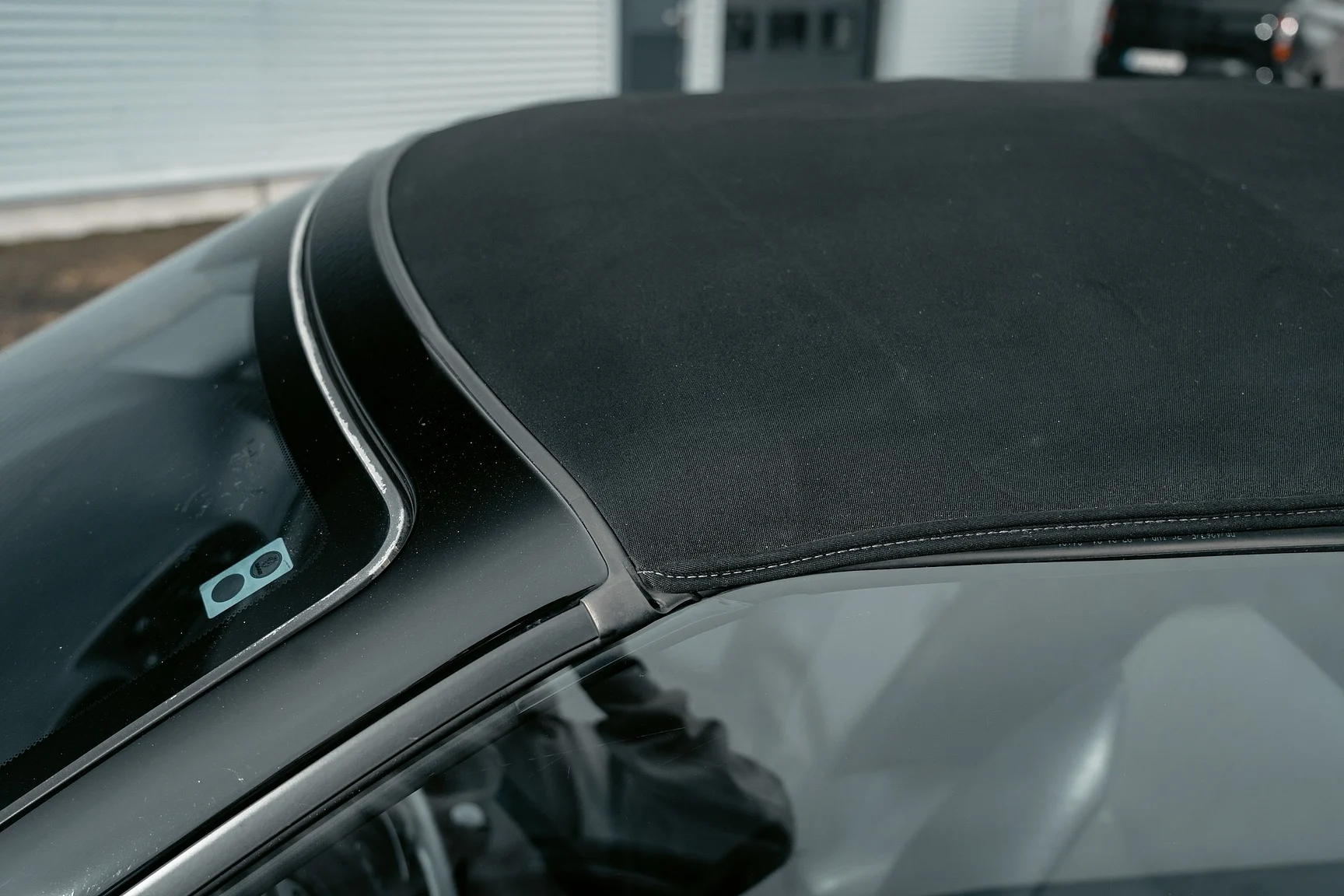 Exterior image of 2004 SAAB 9-3 Aero 2.0T Cabriolet (78)