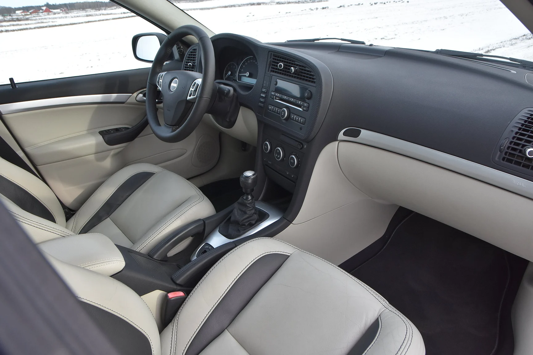 Interior image of 2014 Saab 9-3 Aero Hirsch Edition (26)