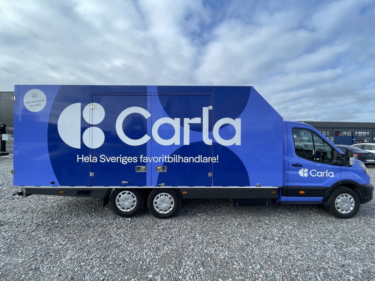 Exteriörbild på 2022 Ford Transit fordonstransport