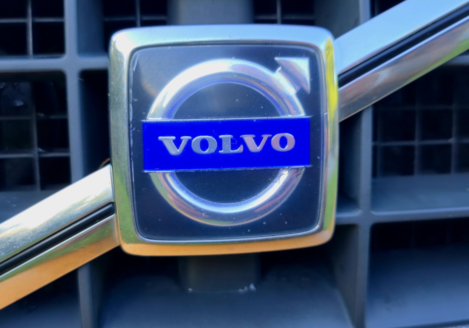 Exterior image of 1998 Volvo V70 R 2.3 T Automatisk