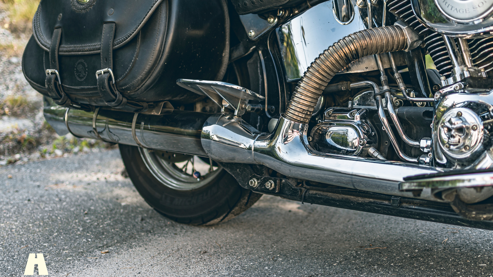 Exterior image of 2000 Harley Davidson Heritage Softail Classic (24)