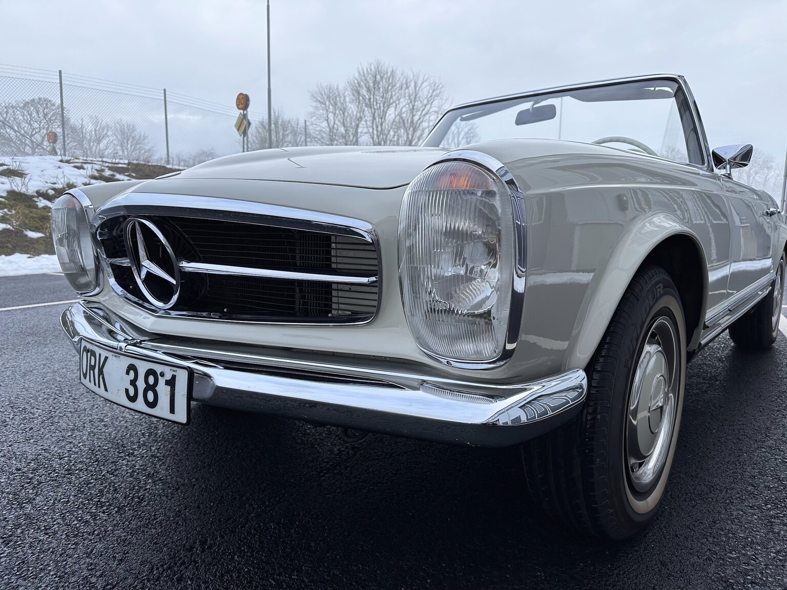 Aussenfoto 1968 Mercedes Benz SL 280 Pagoda