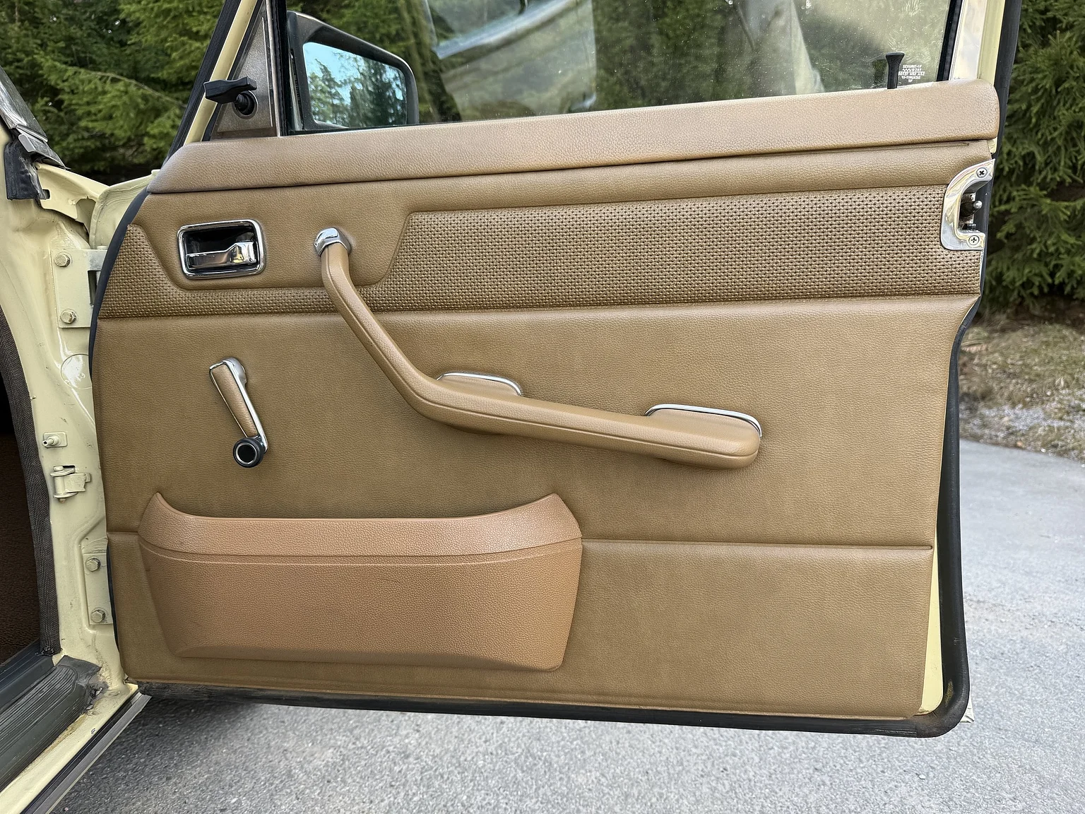 Interiörbild 1974 Mercedes-Benz 230 Automatic (80)