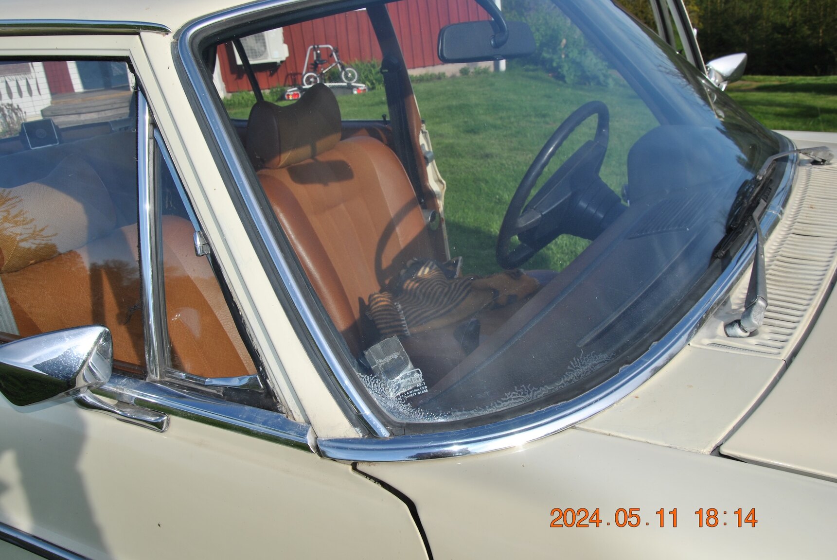 Exteriörbild på 1971 Mercedes-Benz 220D