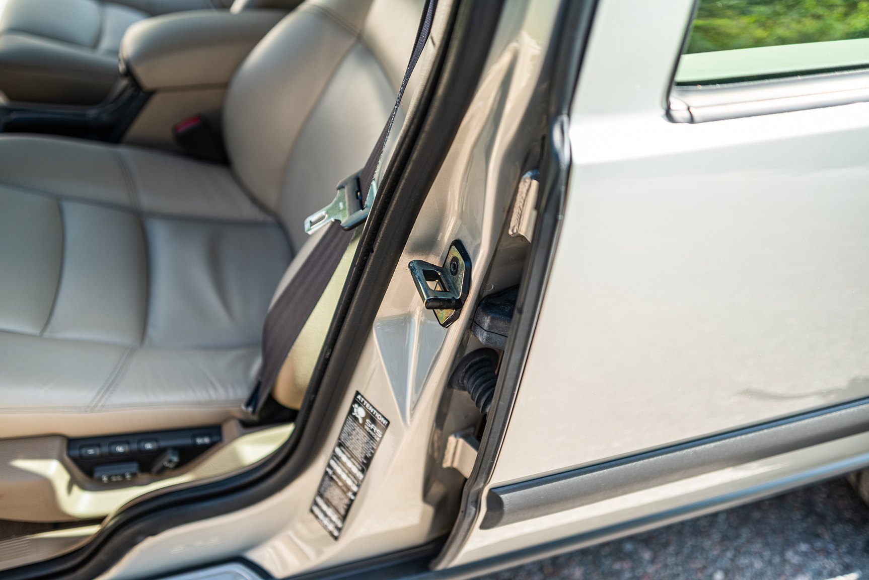 Interior image of 2000 Volvo V70 XC 2.4 T AWD 