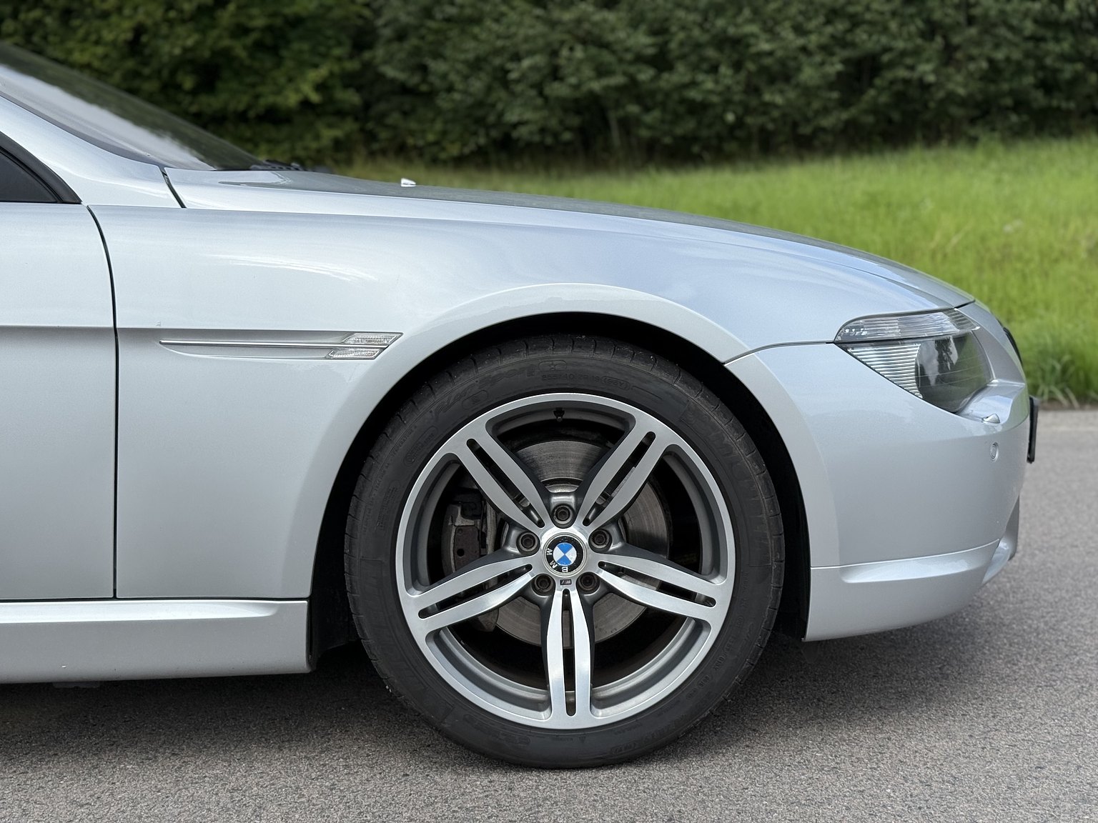 Exterior image of 2004 BMW 645Ci Convertible