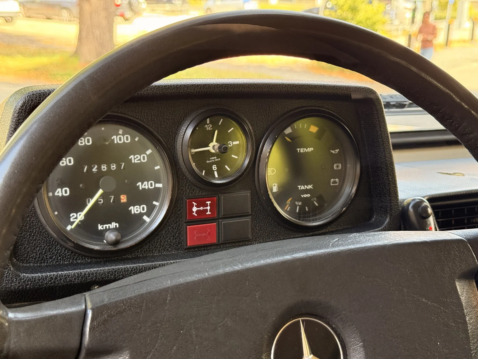 Innenraumfoto von 1981 Mercedes-Benz 240 GD (10)