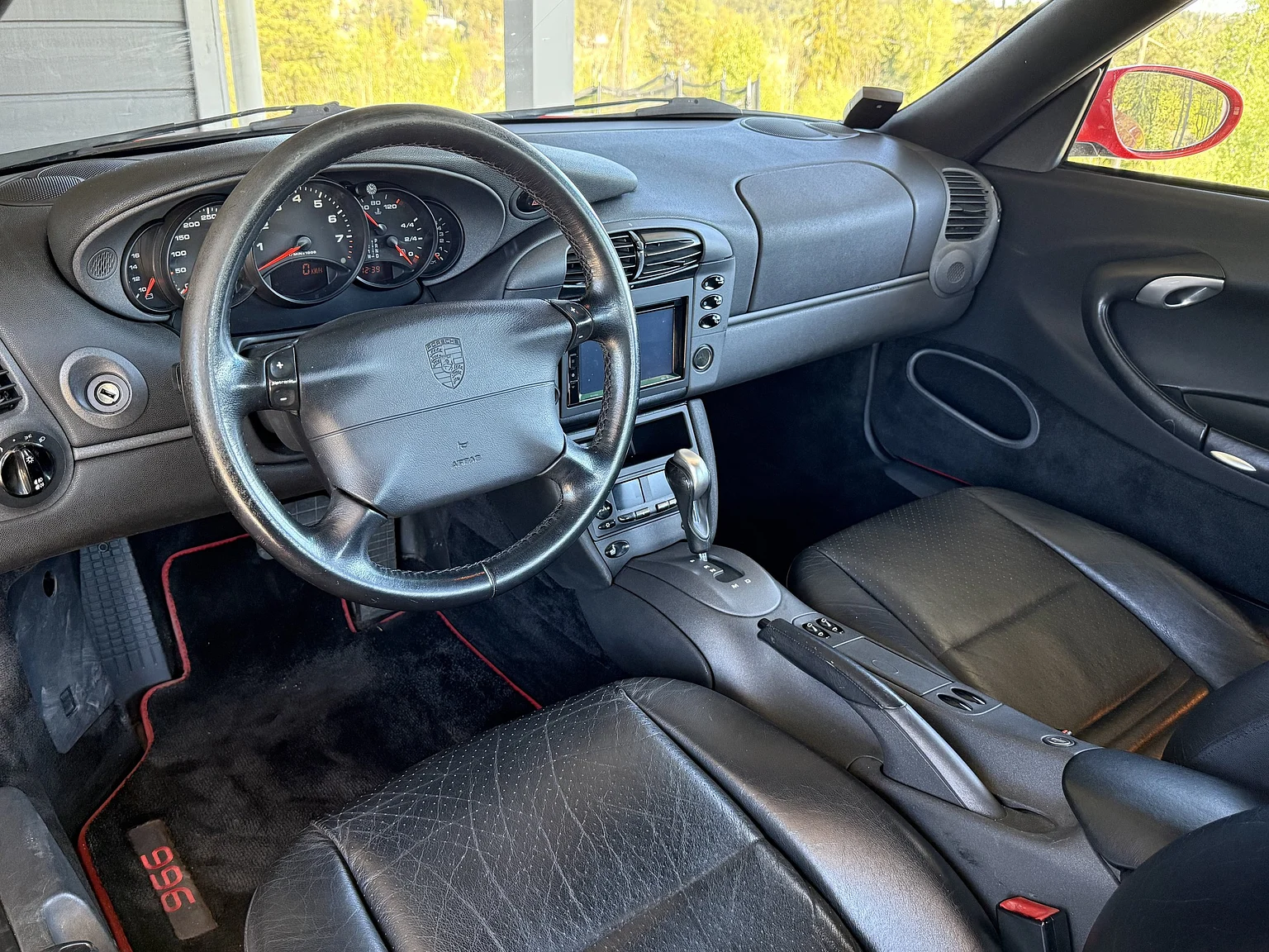 Interior image of 1998 Porsche 996 Carrera (1)