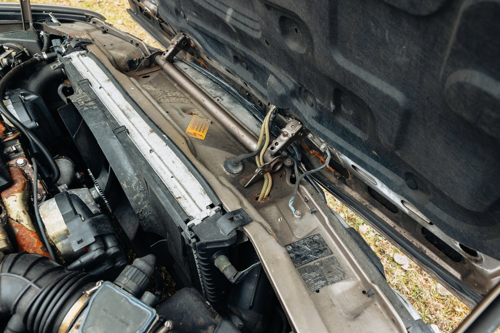 Image of 1990 BMW 750iL mechanics (5)