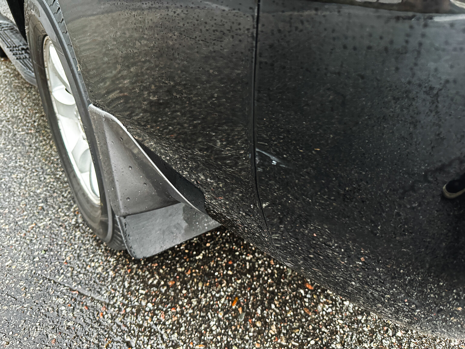 Exterior image of 2004 Toyota Land Cruiser