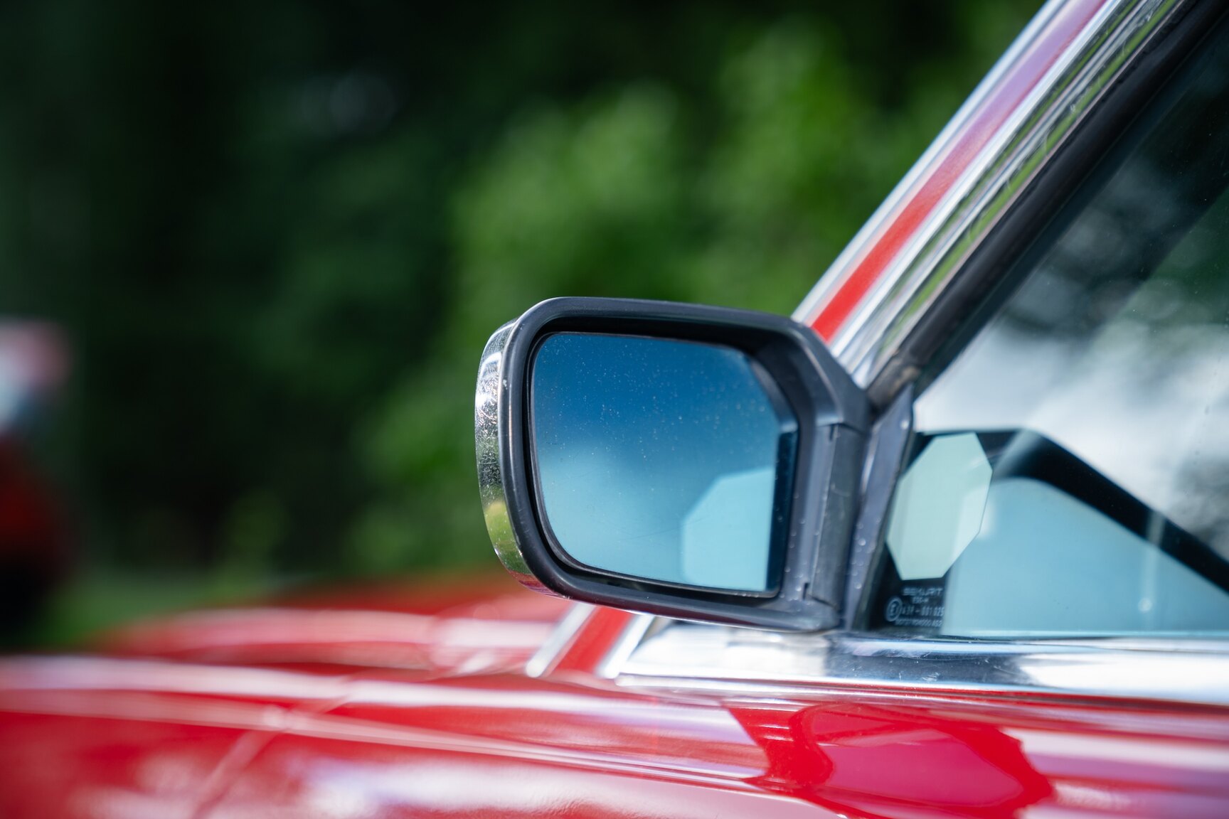 Exterior image of 1975 Mercedes-Benz 350 SLC