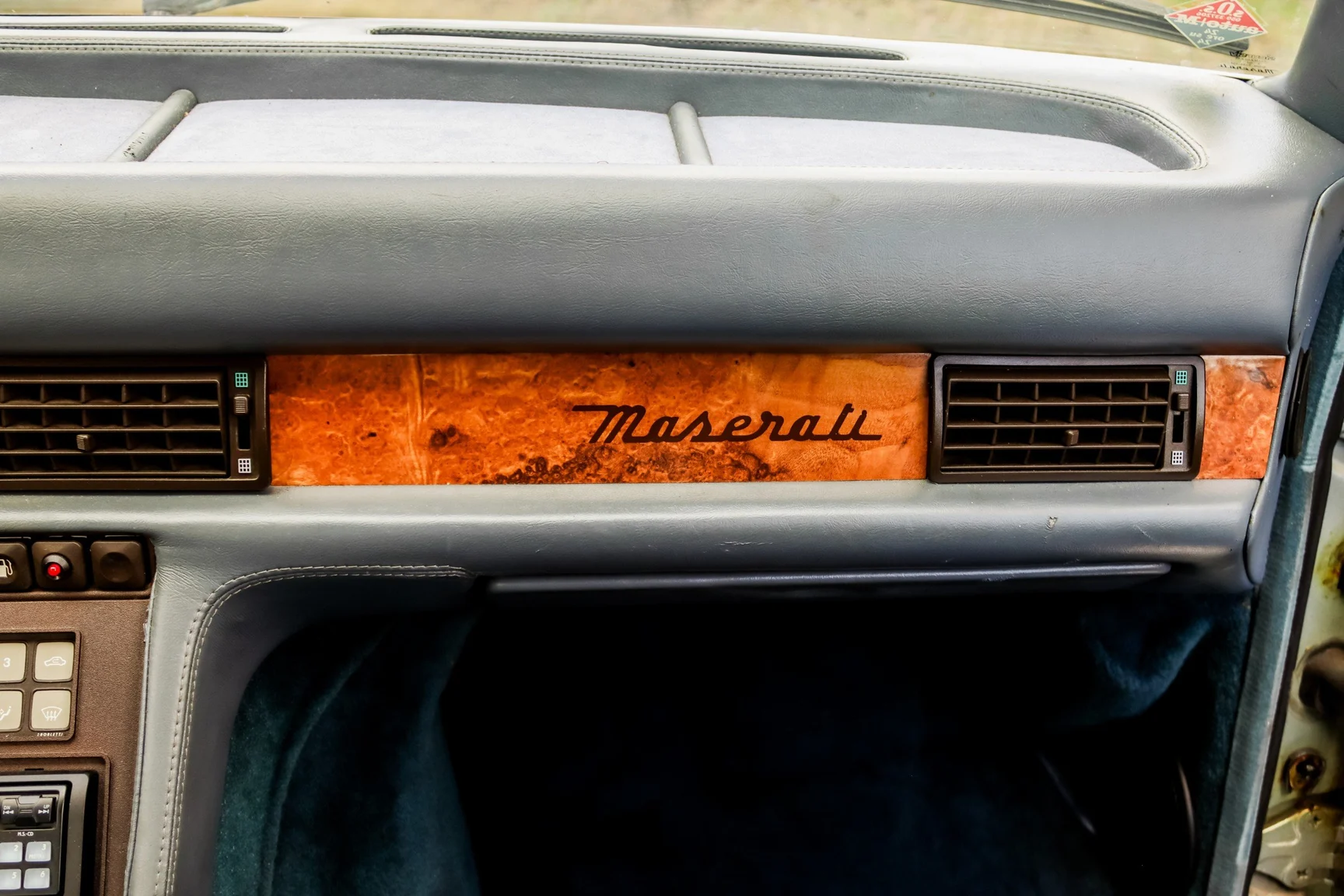 Interior image of 1987 Maserati Biturbo i (36)