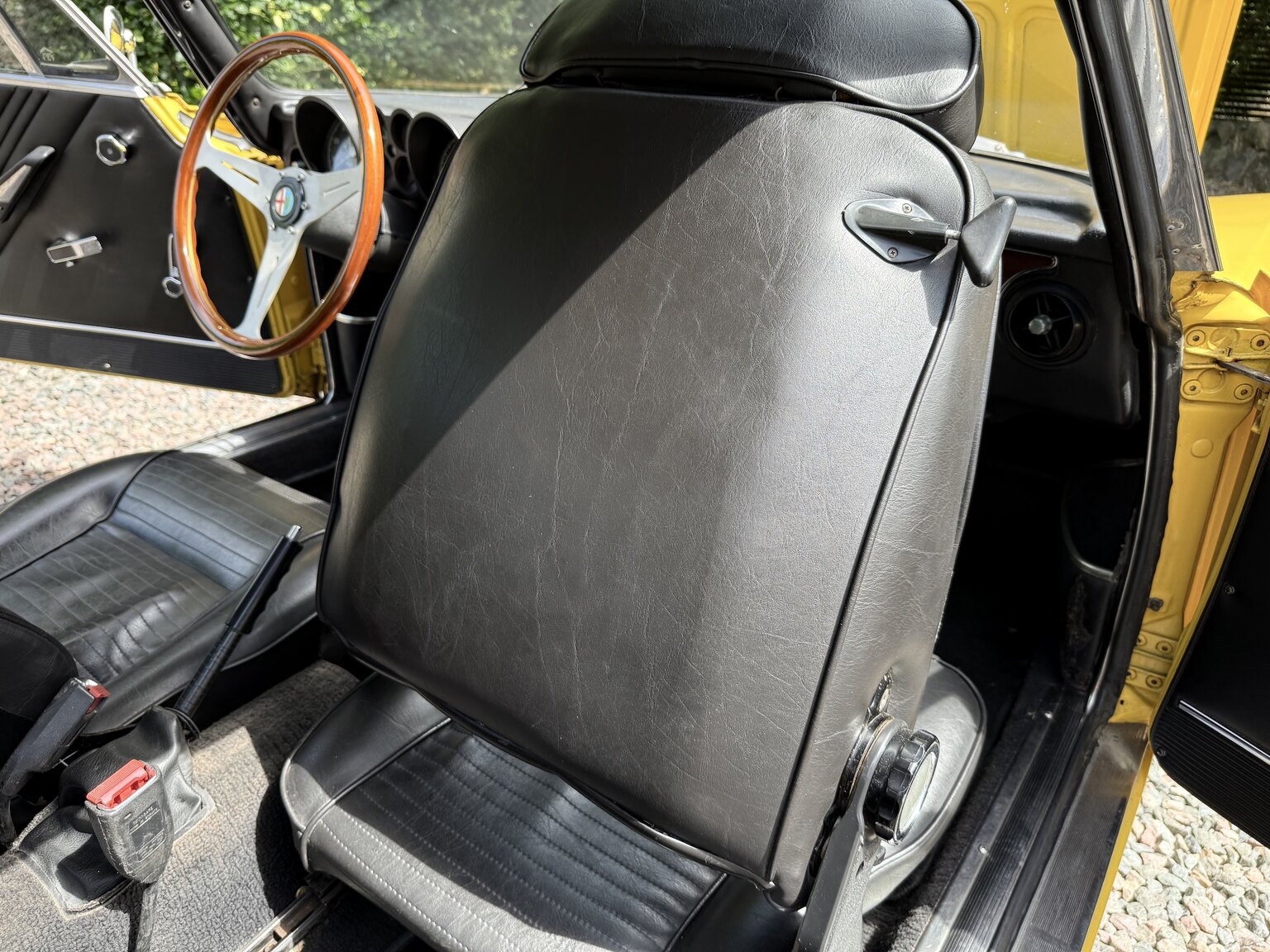 Interior image of 1974 Alfa Romeo GT 1600 Junior