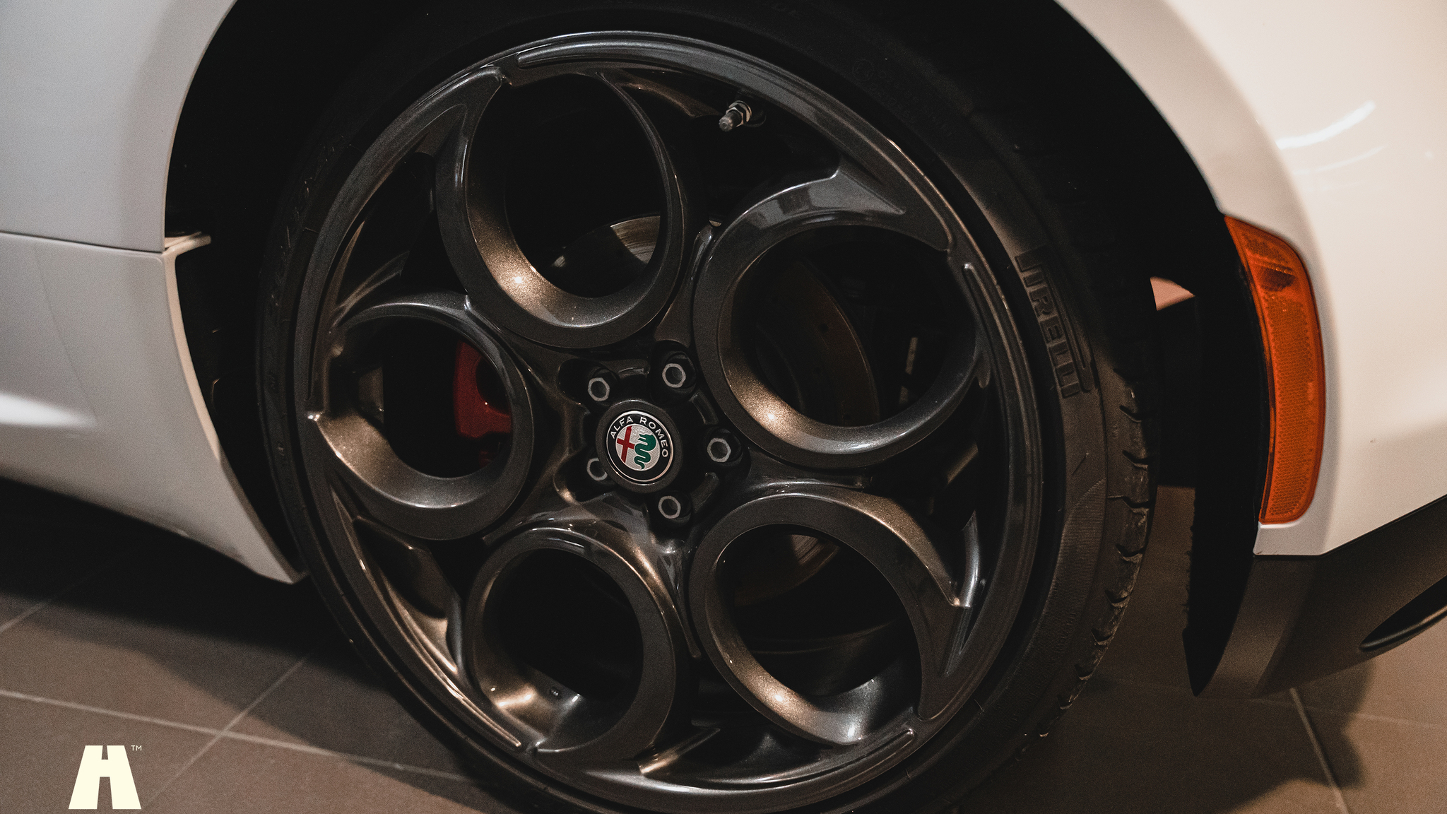 Exterior image of 2016 Alfa Romeo 4C (25)