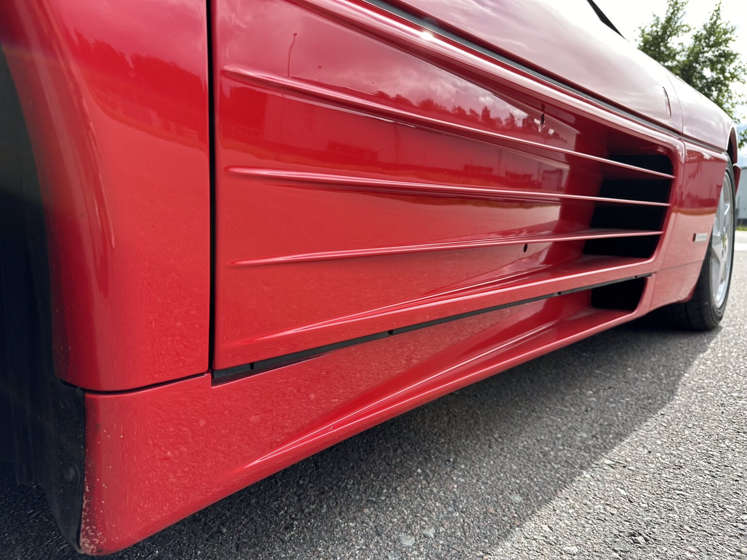 Exterior image of 1990 Ferrari 348 (23)