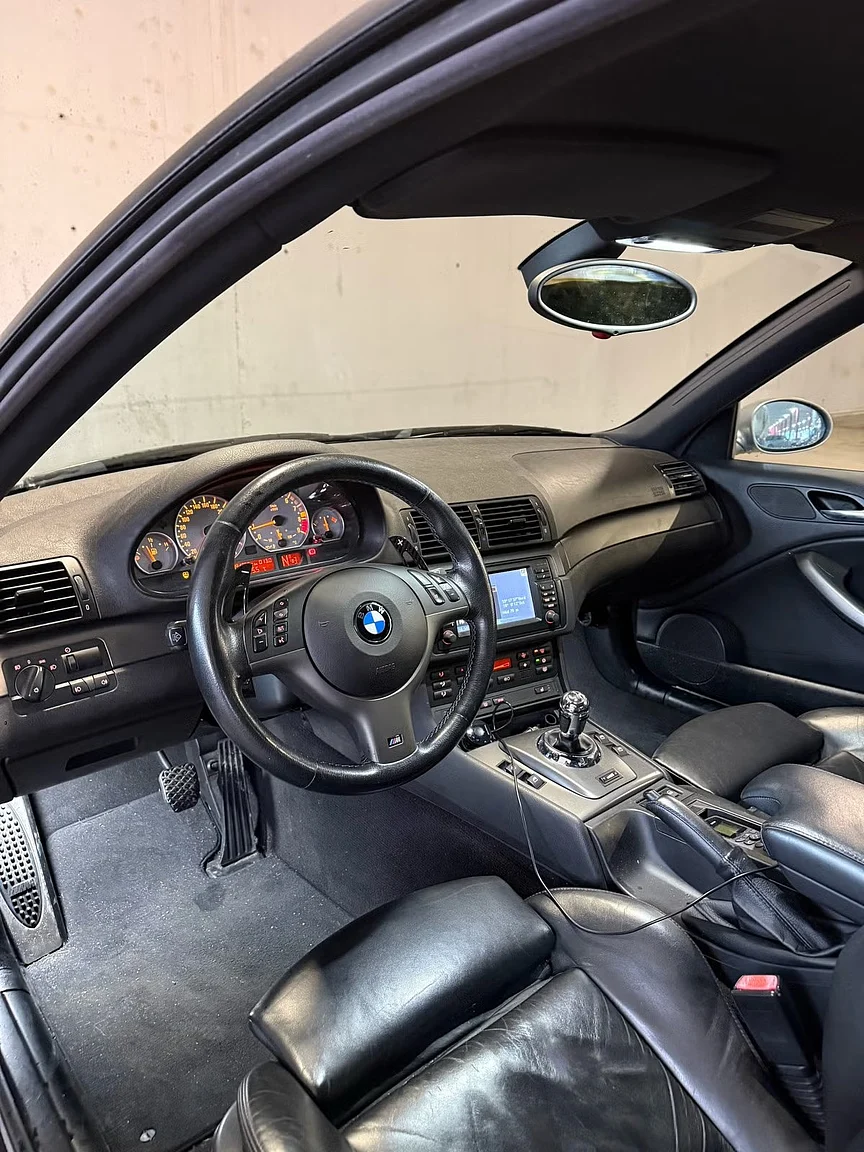 Interior image of 2005 BMW  m3 (1)