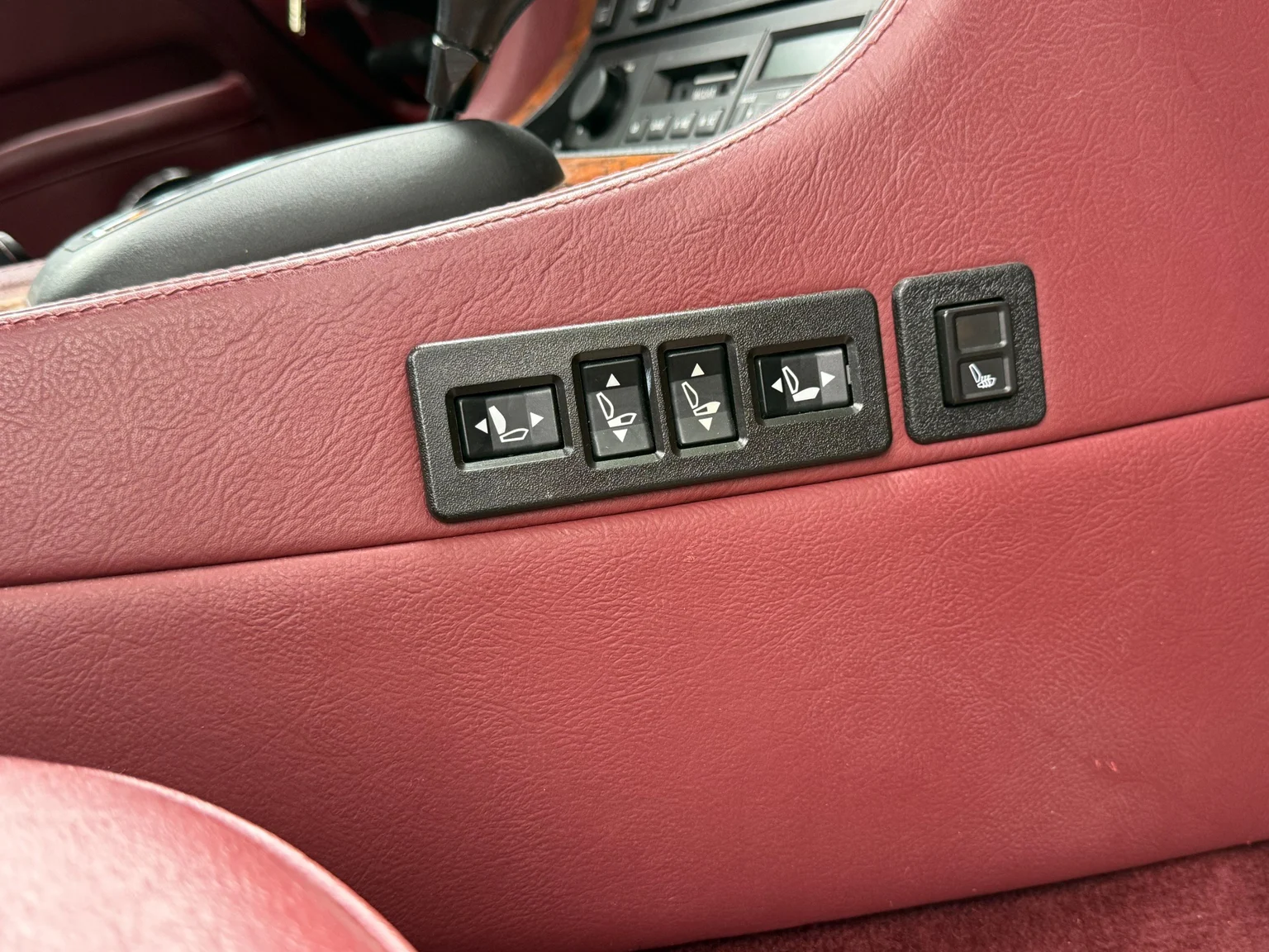 Interior image of 1988 Daimler Six (41)