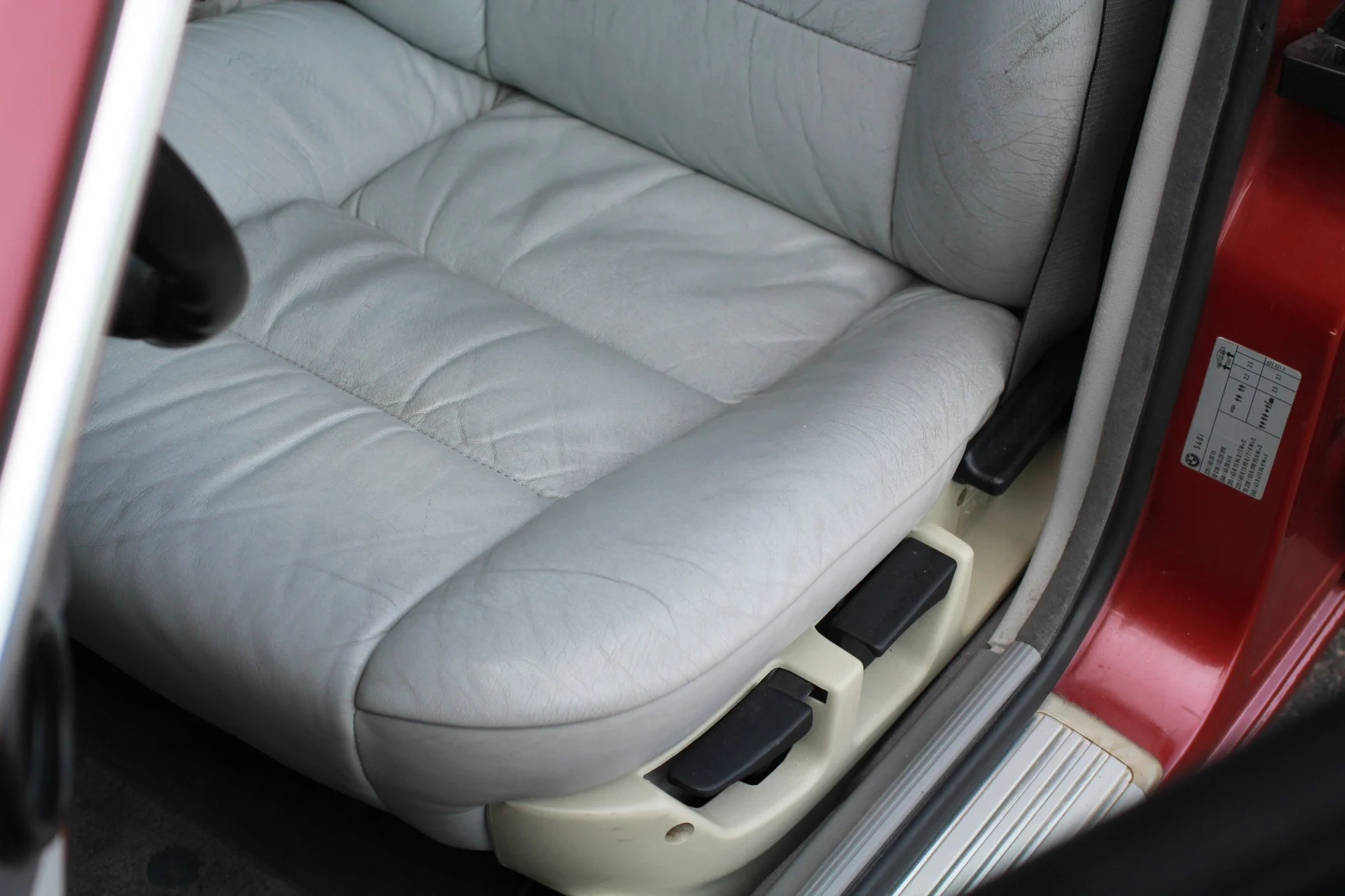 Innenraumfoto von 1993 BMW 540i Sedan (78)