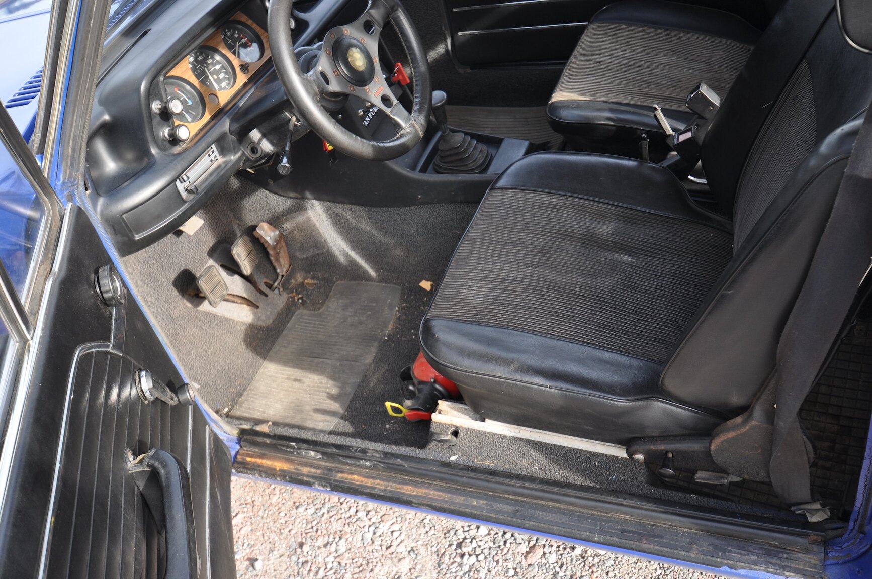 Interior image of 1975 BMW 2002 Tii