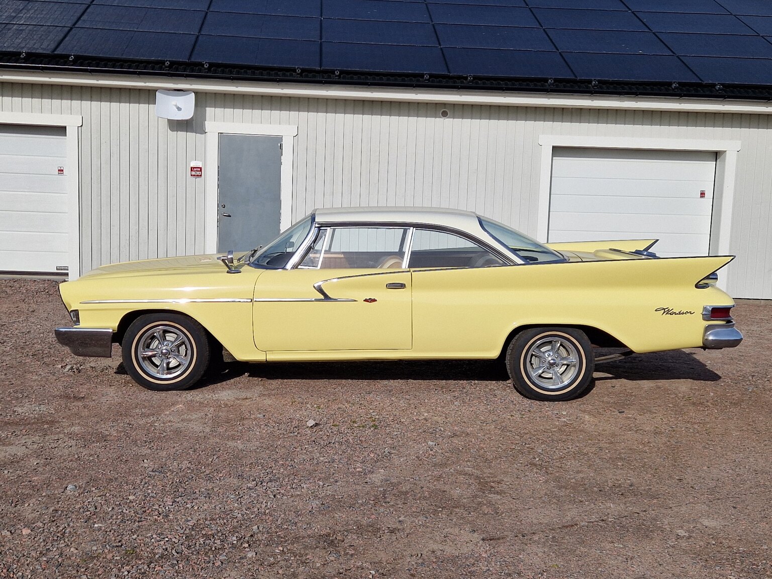 Exteriörbild på 1961 Chrysler Windsor Coupé