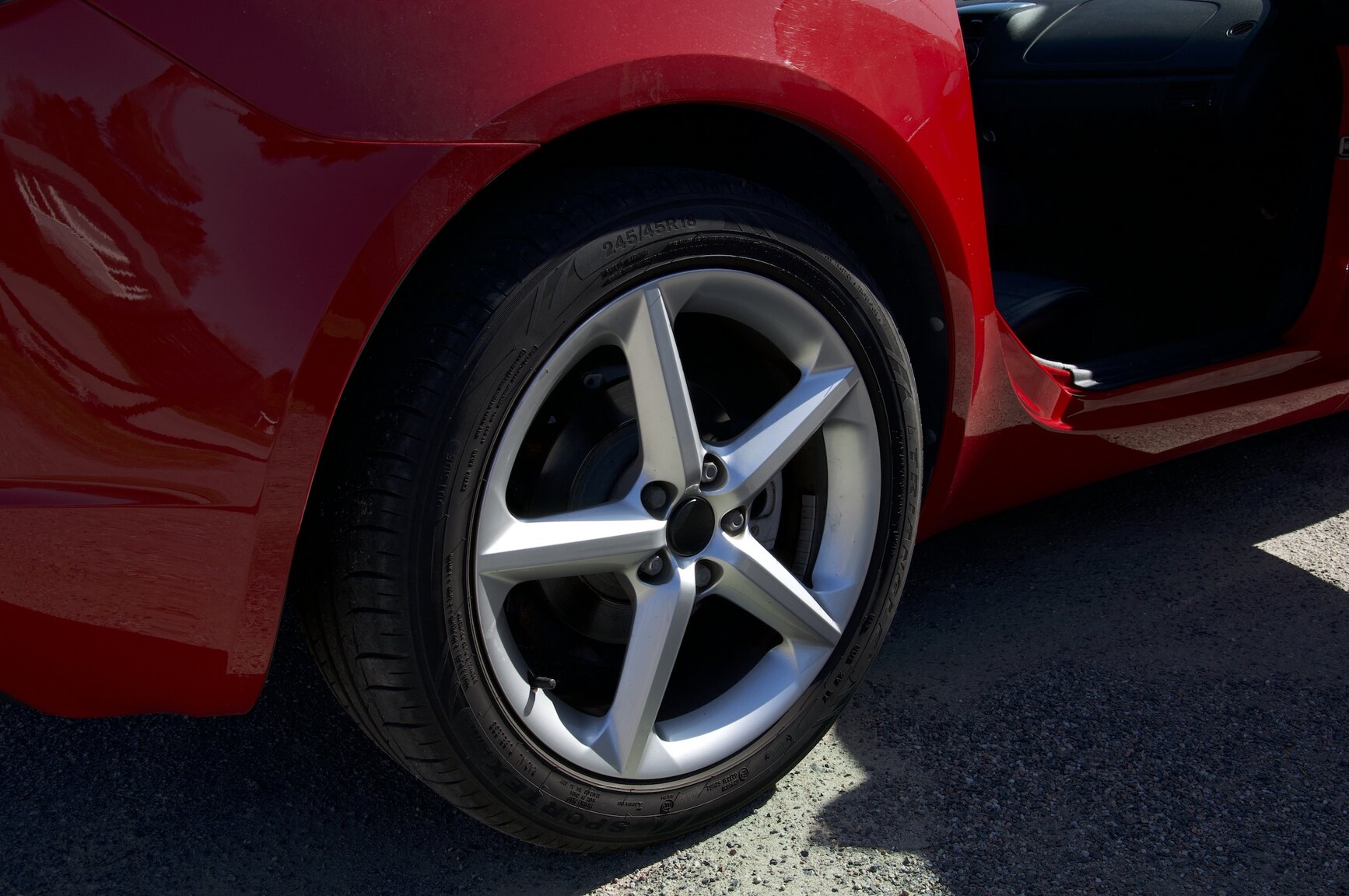 Exterior image of 2007 Opel GT 2.0 Turbo