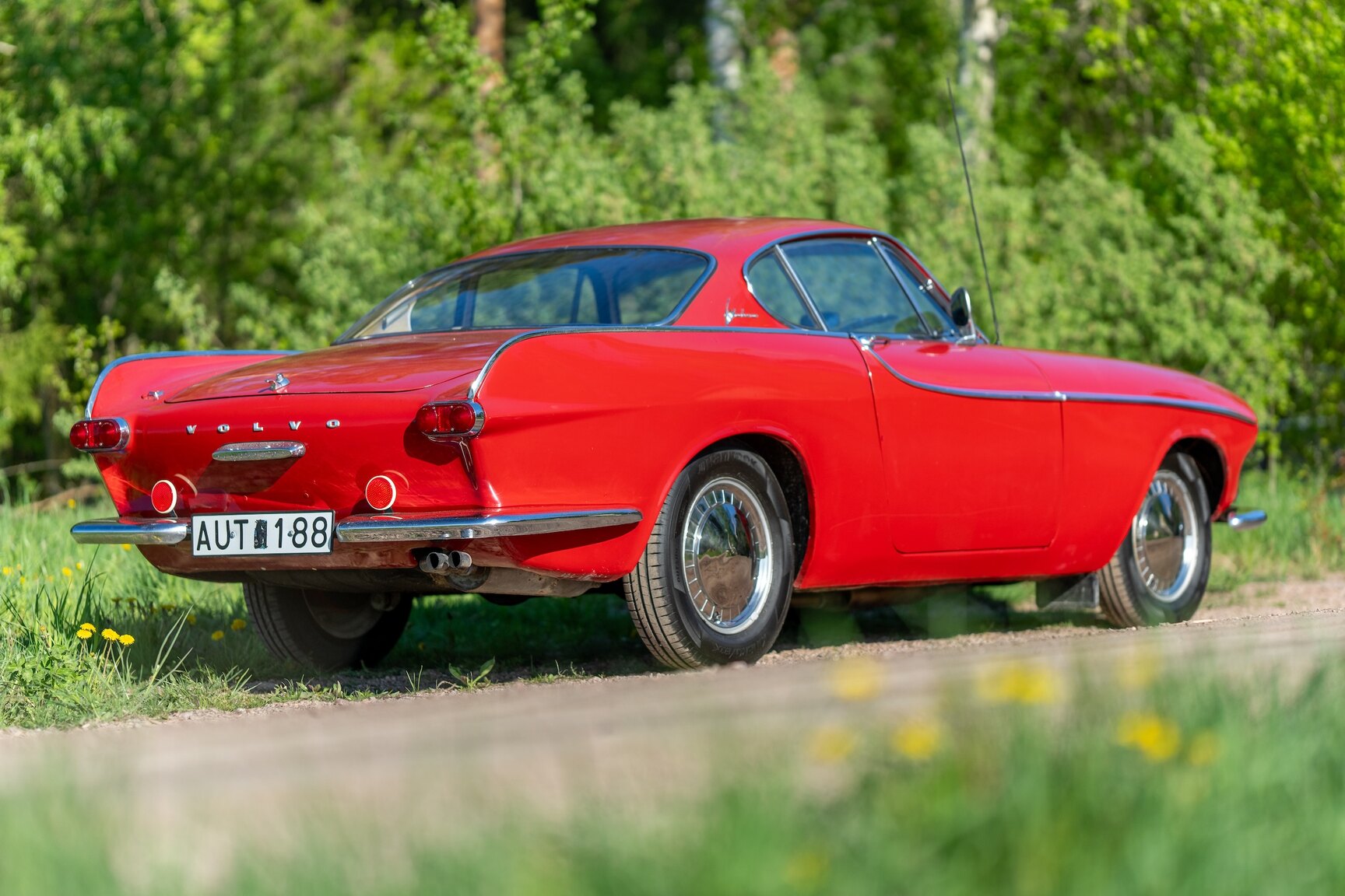 Exterior image of 1961 Volvo P1800