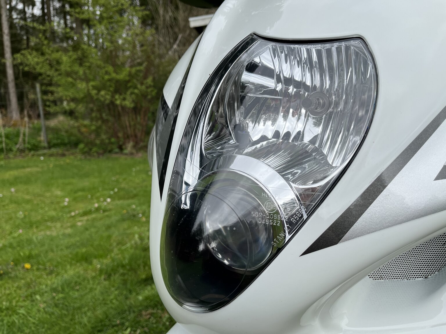 Exteriörbild på 1999 Suzuki GSX1300R Hayabusa