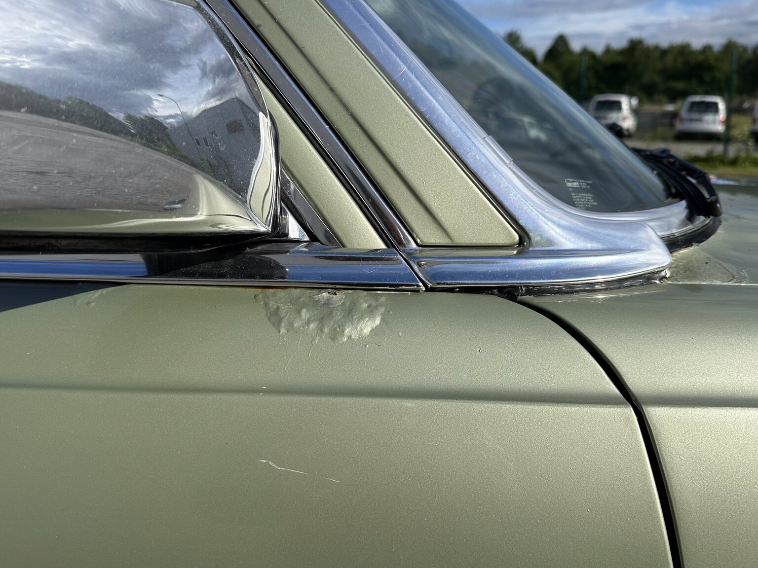 Exterior image of 1975 Mercedes Benz 450 SEL (54)