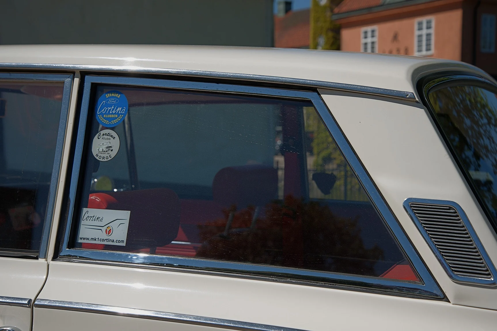 Exteriörbild på 1966 Ford  Cortina GT (30)