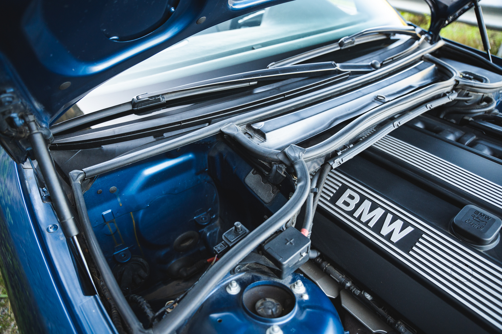 Image of 2001 BMW E46 325 Cabriolet (6) mechanics