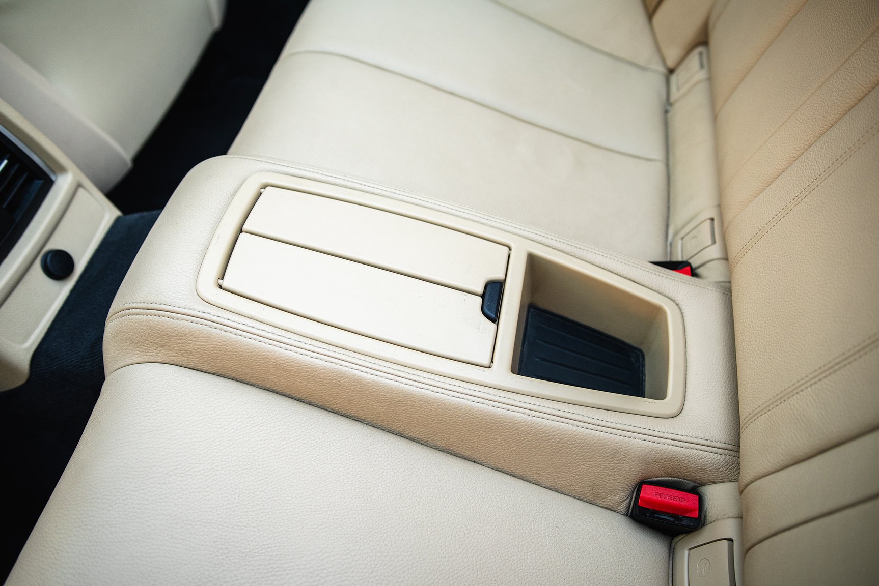 Interior image of 2018 BMW 430i xDrive Convertible