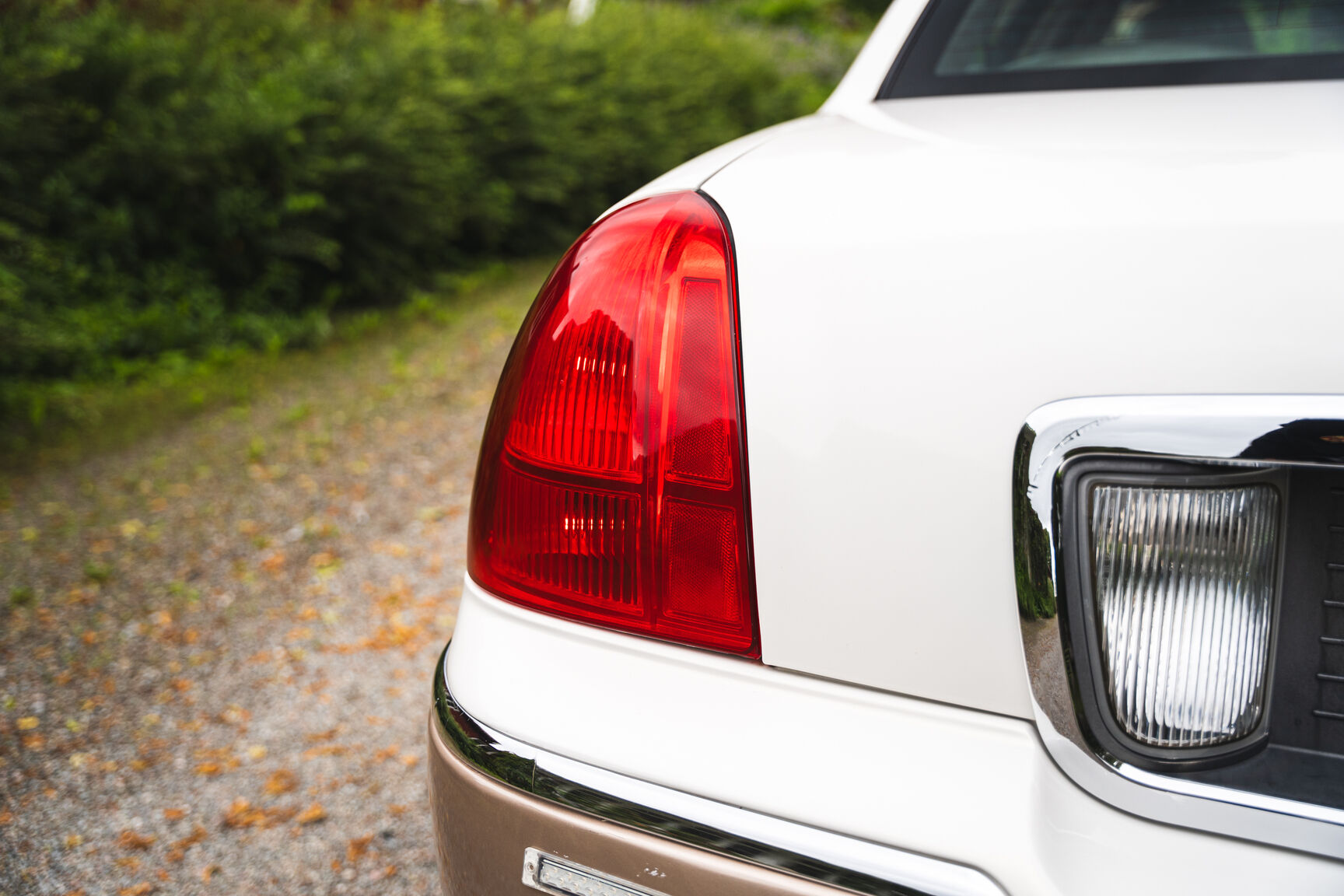 Exteriörbild på 2003 Lincoln Town Car