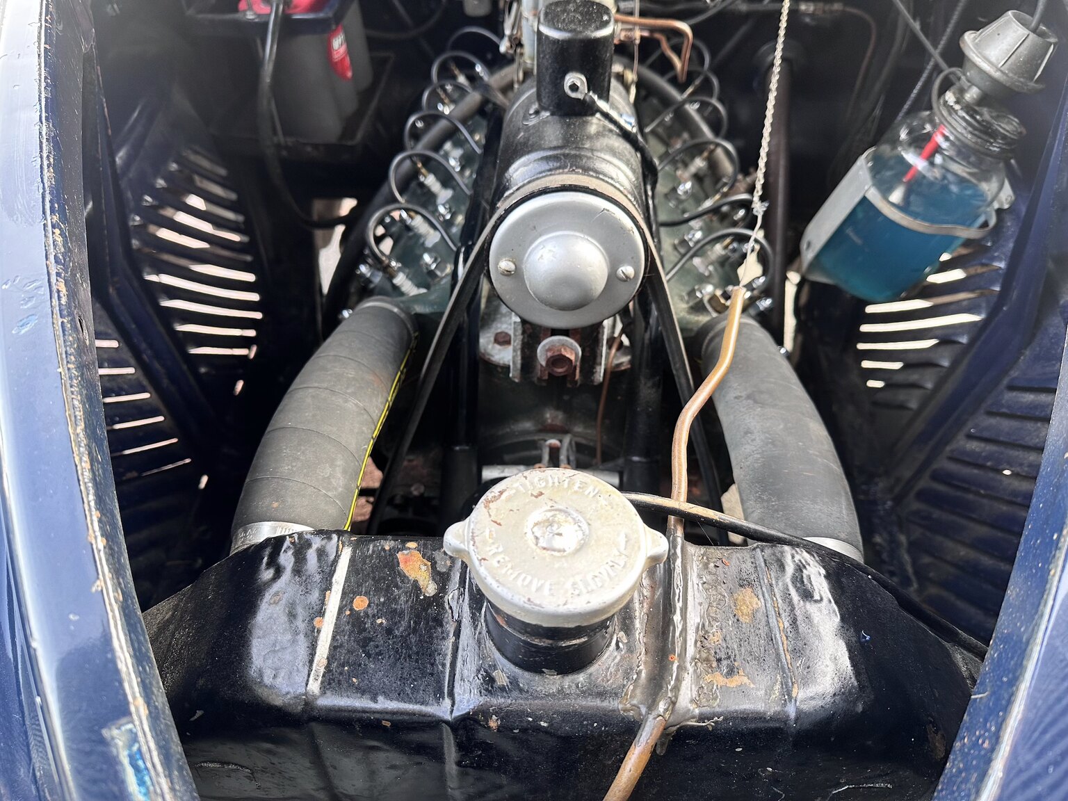 Image of 1938 Lincoln Zephyr Sedan V12 mechanics