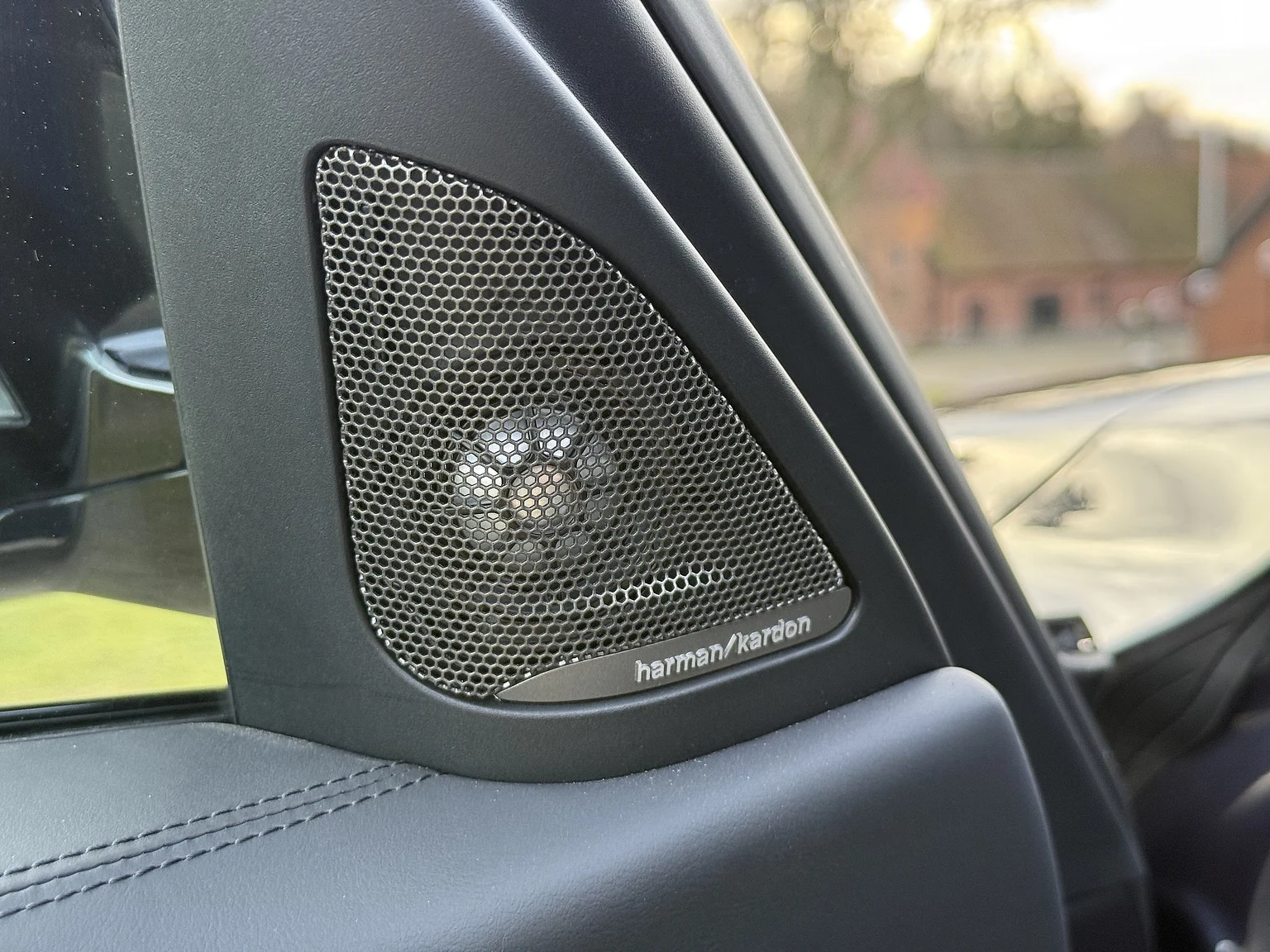 Interior image of 2017 BMW M3 Competition 30 Jahre (4)