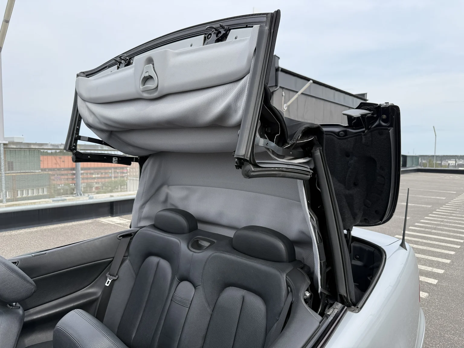 Exteriörbild på 2001 MERCEDES-BENZ CLK 230 Kompressor Cabriolet (56)
