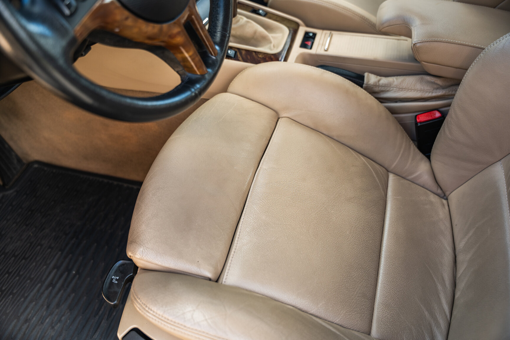 Innenraumfoto von 2003 BMW 320i Touring