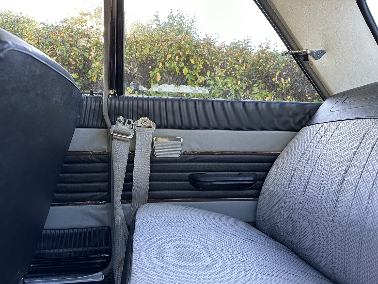 Interior image of 1965 Ford Taunus 17M (8)