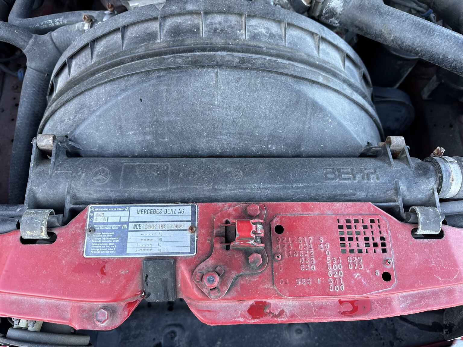 Image of 1990 Mercedes-Benz 200 E mechanics