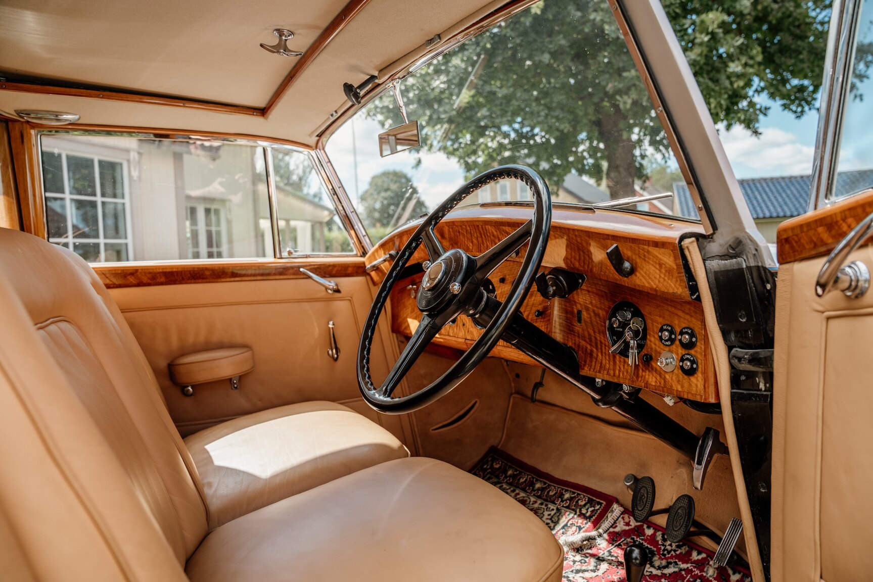 Interior image of 1949 Rolls Royce Silver Wraith