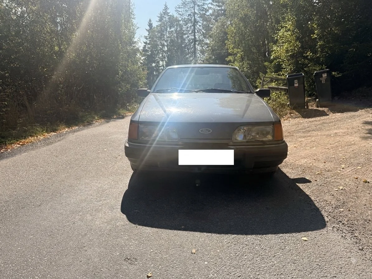Exterior image of 1988 Ford Sierra 5-dörrar (3)
