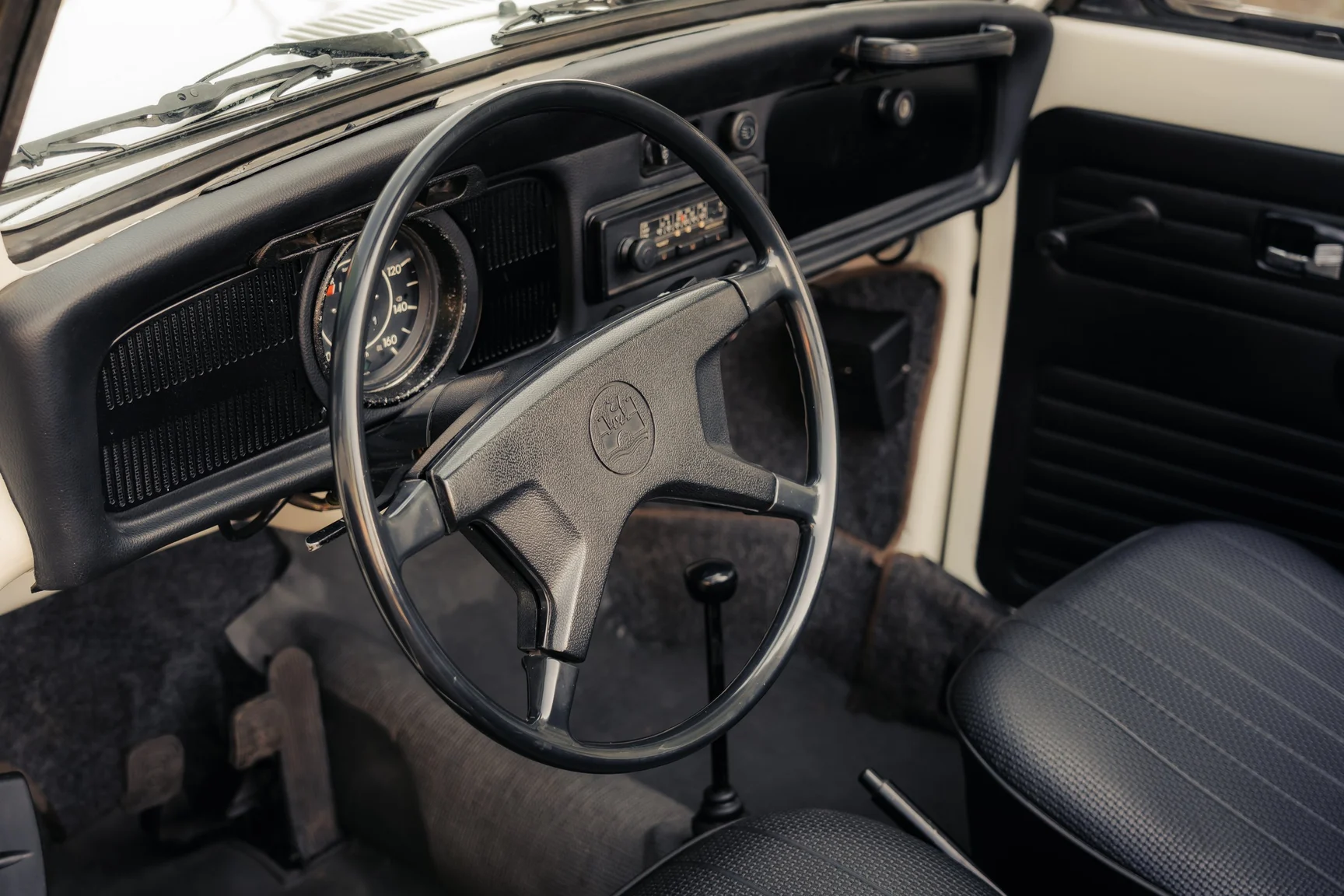 Innenraumfoto von 1972 Volkswagen 1302 S Cabriolet (5)