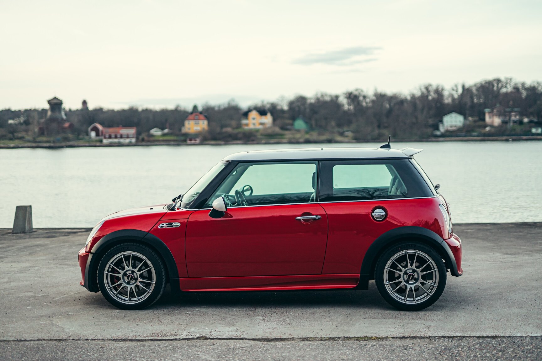 Exterior image of 2006 Mini Cooper John Cooper Works