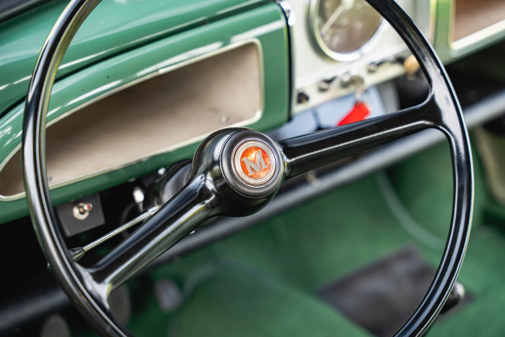 Interior image of 1968 Morris Minor Traveller (24)