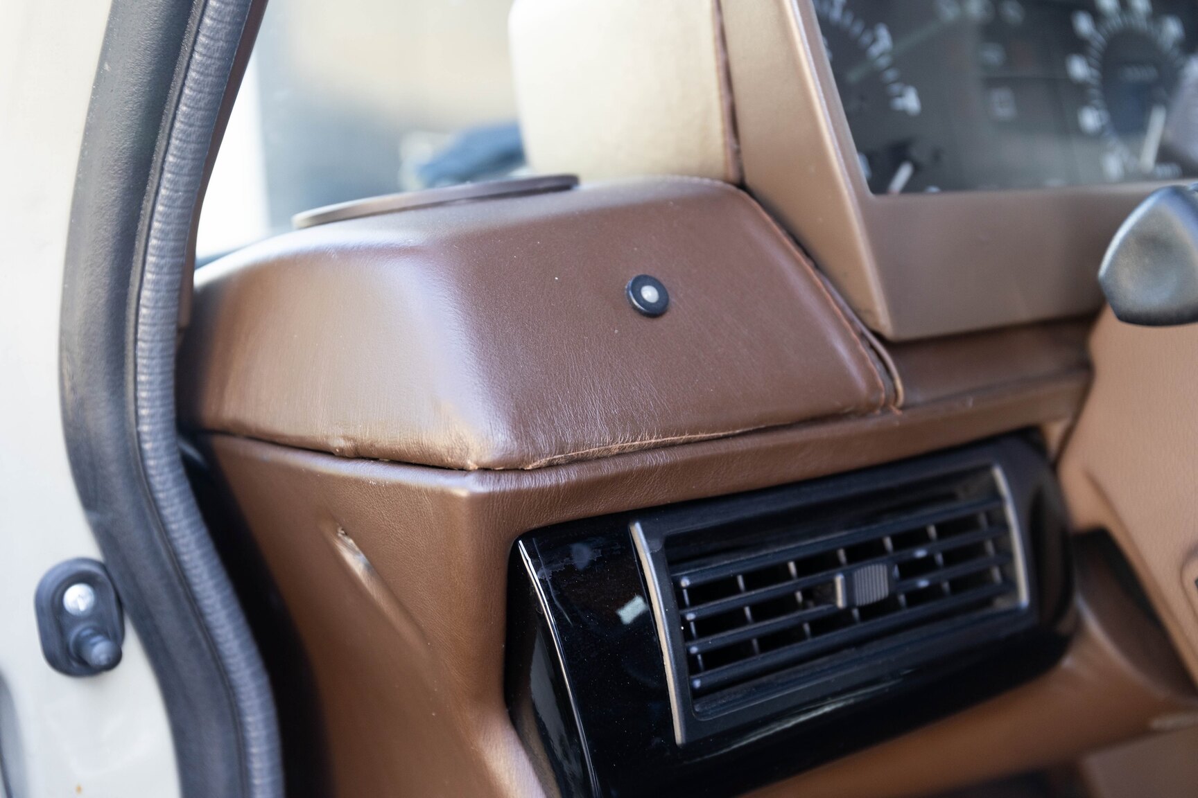 Innenraumfoto von 1991 Range Rover Restomod