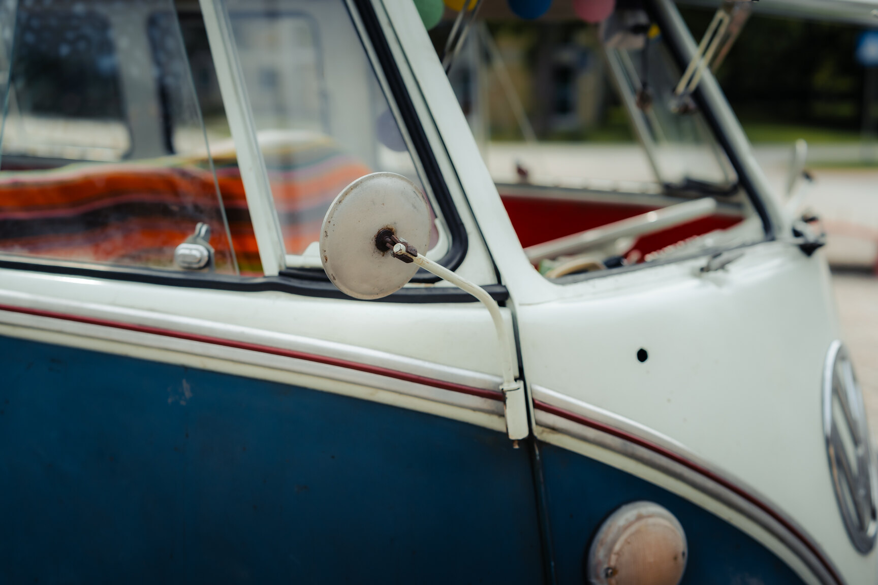 Aussenfoto 1964 Volkswagen Kleinbus Transporter 1500 Deluxe “21-fönsters Samba”