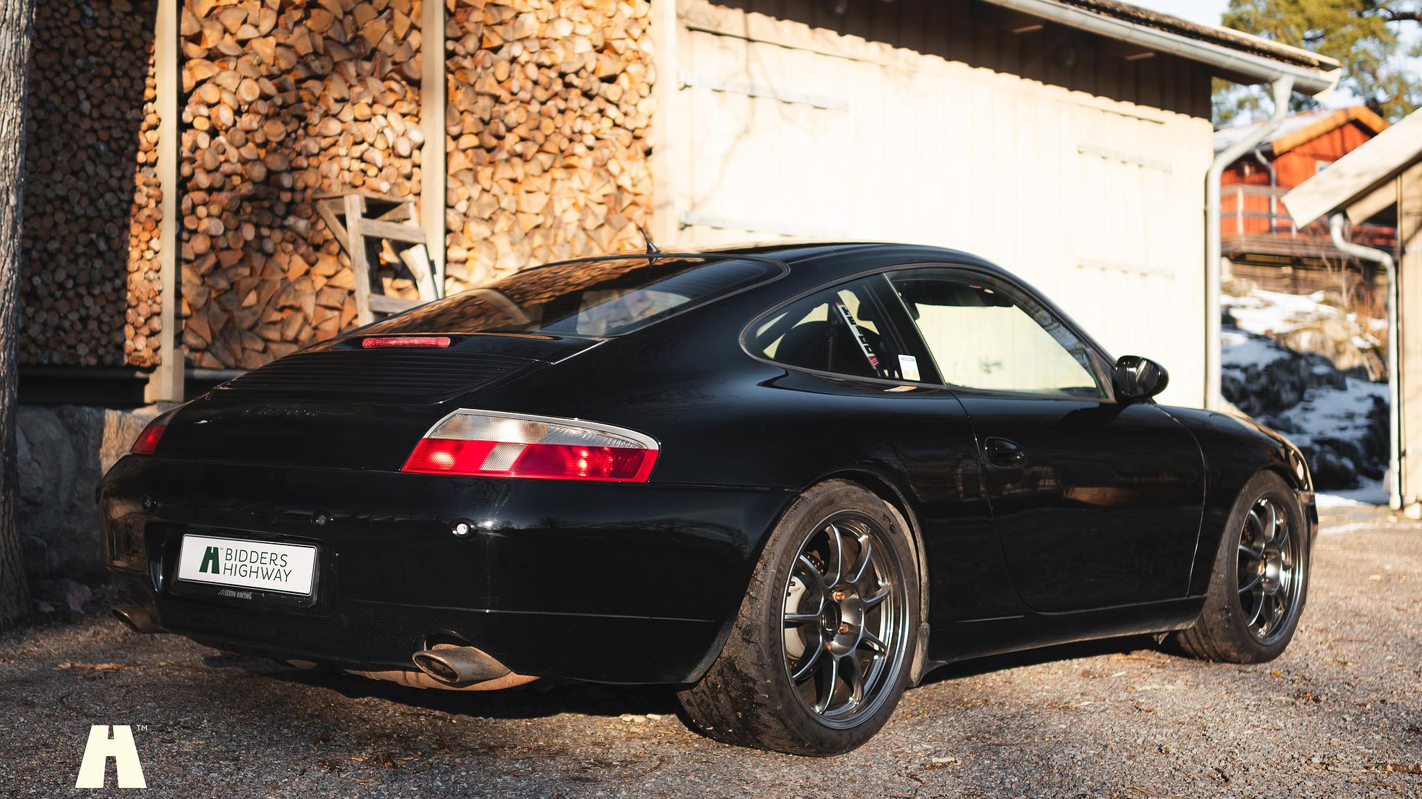 Exterior image of 1998 Porsche 996 Carrera 2 “Clubsport”
